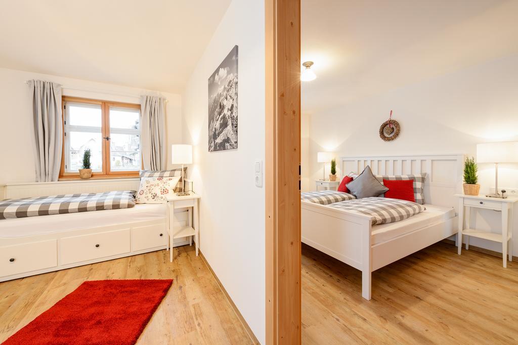 "Viktoria Ferienhaus" - Annehmlichkeiten Von 4-Sterne Familien-Und Wellnesshotel Viktoria Koennen Mitbenutzt Werden Oberstdorf Exterior photo